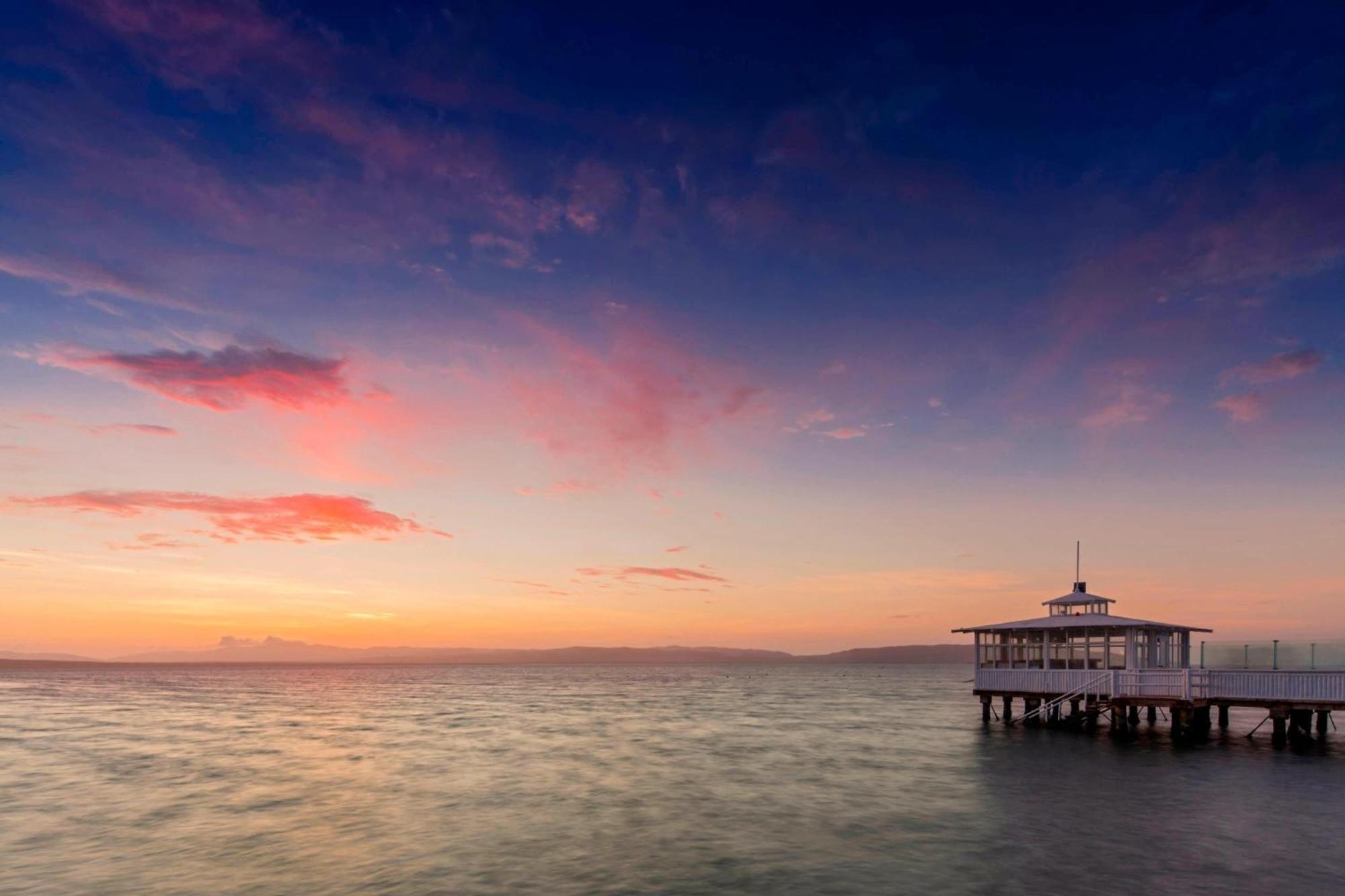 Hotel Paracas, A Luxury Collection Resort, Paracas Bagian luar foto Sunset at the pier