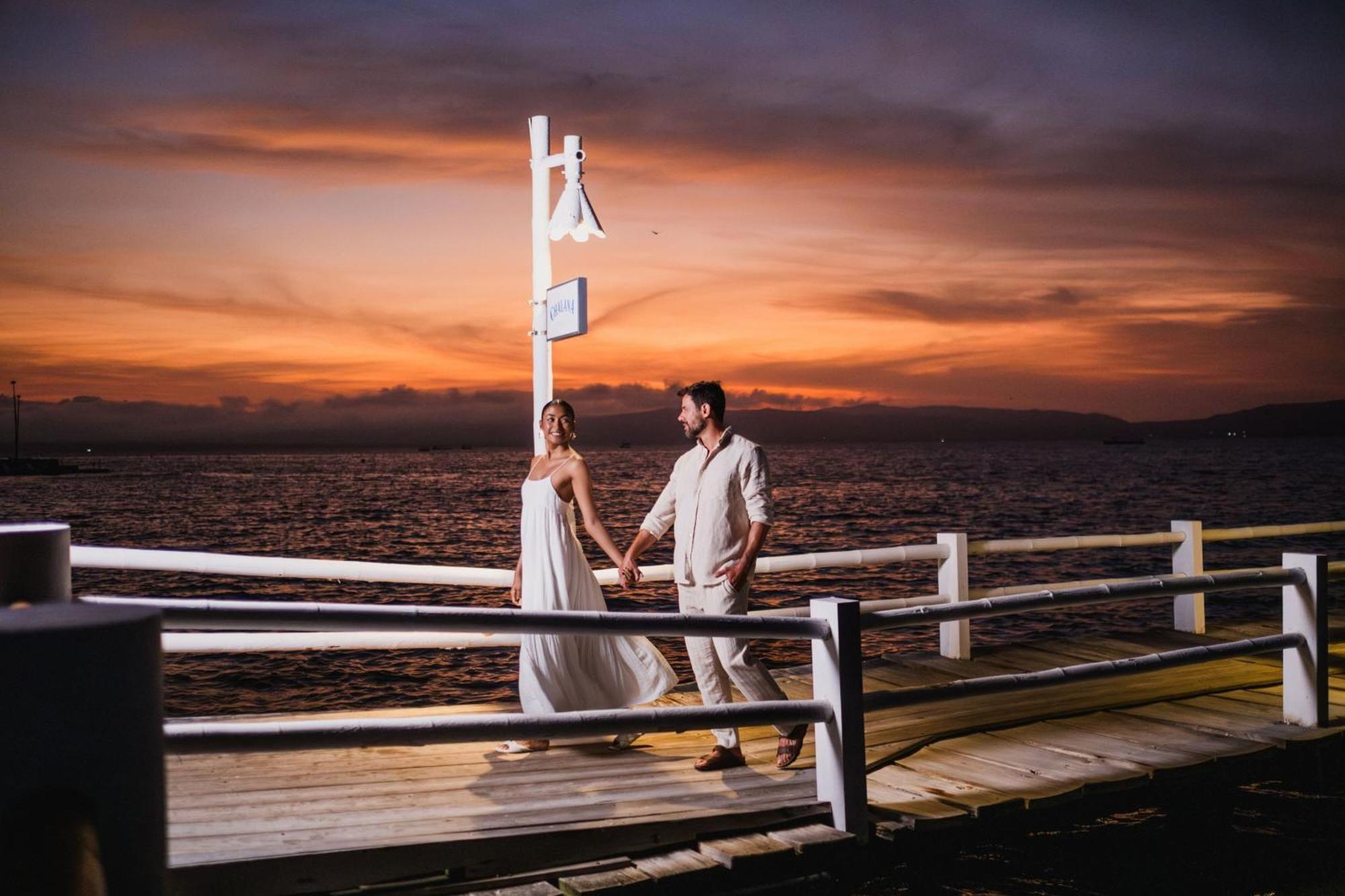 Hotel Paracas, A Luxury Collection Resort, Paracas Bagian luar foto Sunset at the pier