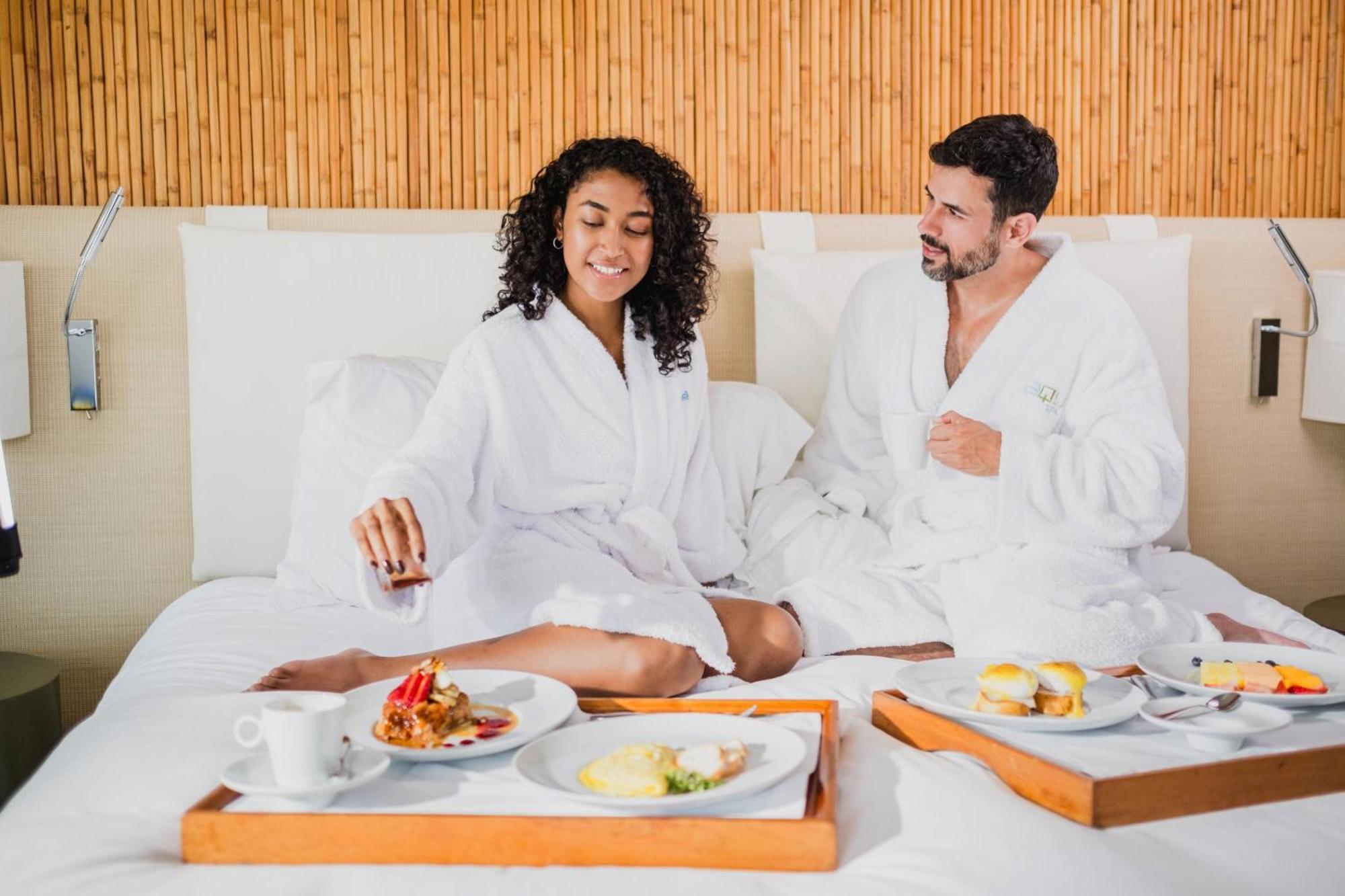 Hotel Paracas, A Luxury Collection Resort, Paracas Bagian luar foto In-room dining