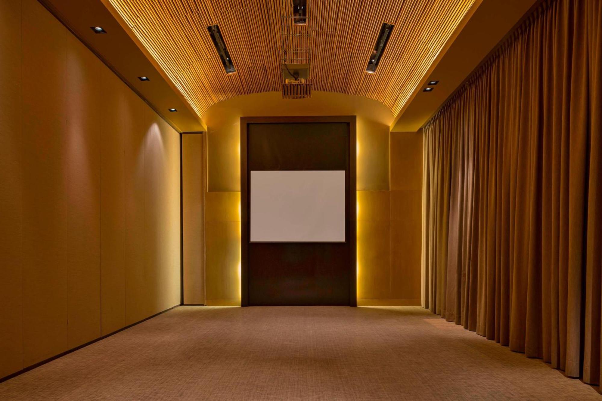 Hotel Paracas, A Luxury Collection Resort, Paracas Bagian luar foto The interior of the 100-seat screening room