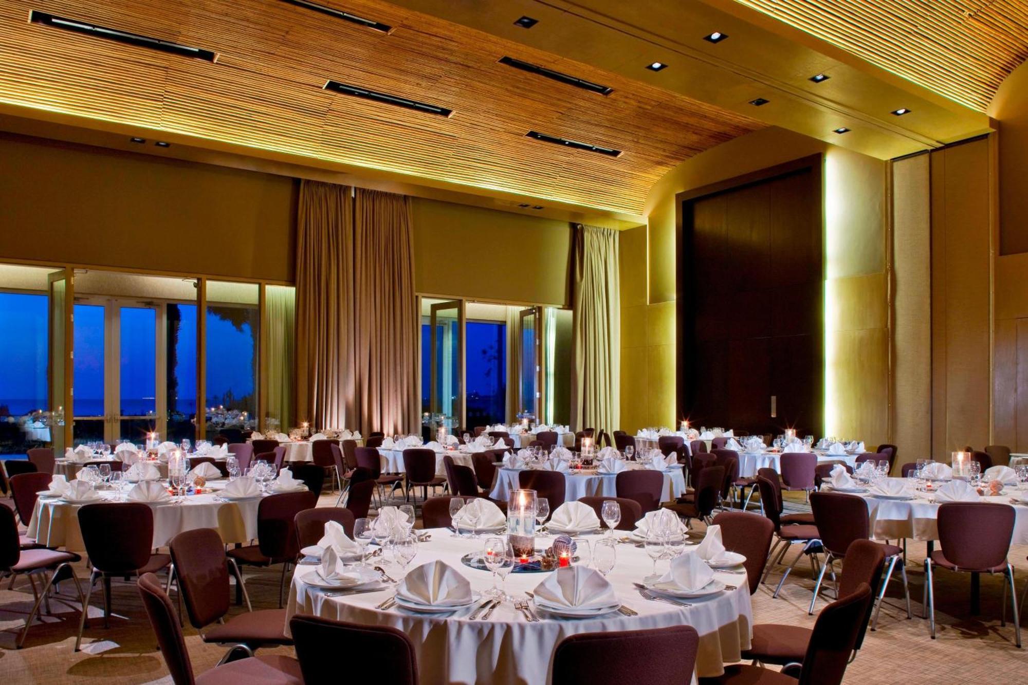 Hotel Paracas, A Luxury Collection Resort, Paracas Bagian luar foto The ballroom at the Four Seasons Hotel