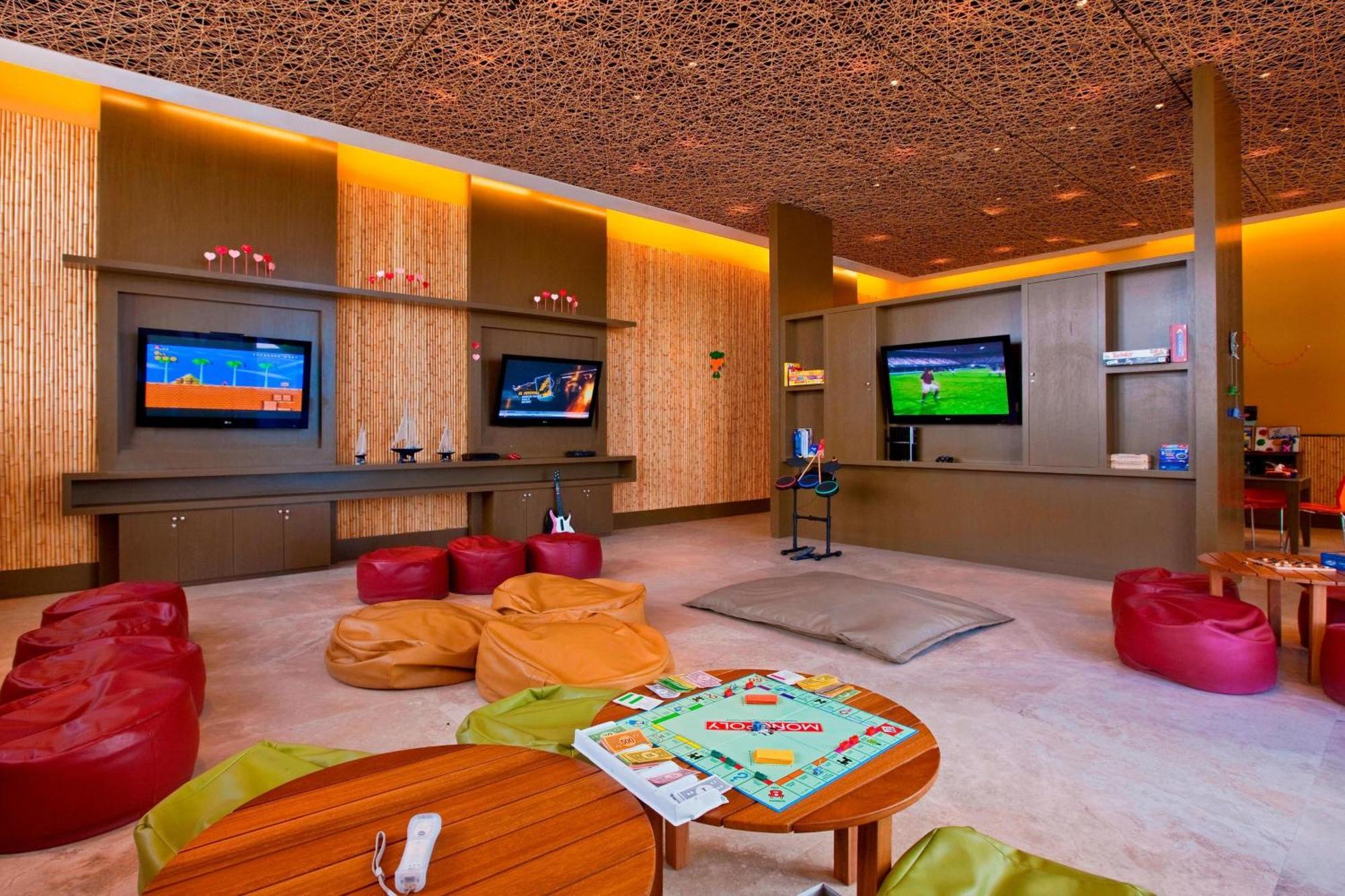 Hotel Paracas, A Luxury Collection Resort, Paracas Bagian luar foto The game room at the club