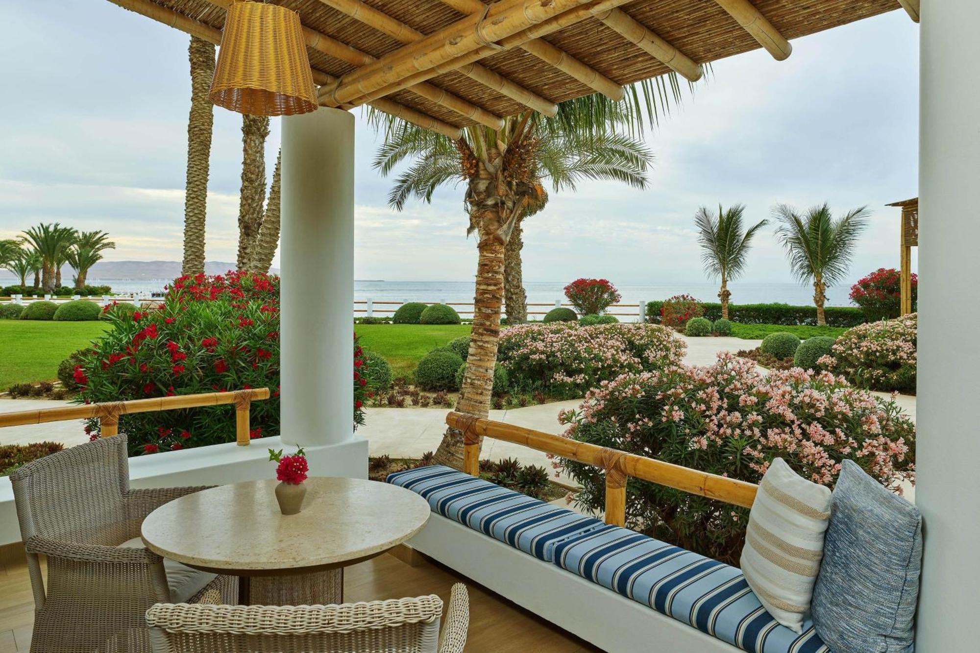 Hotel Paracas, A Luxury Collection Resort, Paracas Bagian luar foto View of the Red Sea from the Four Seasons Resort